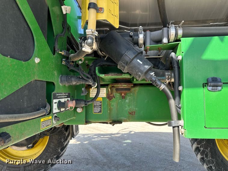 image for item DU3316 2017 John Deere R4045 sprayer