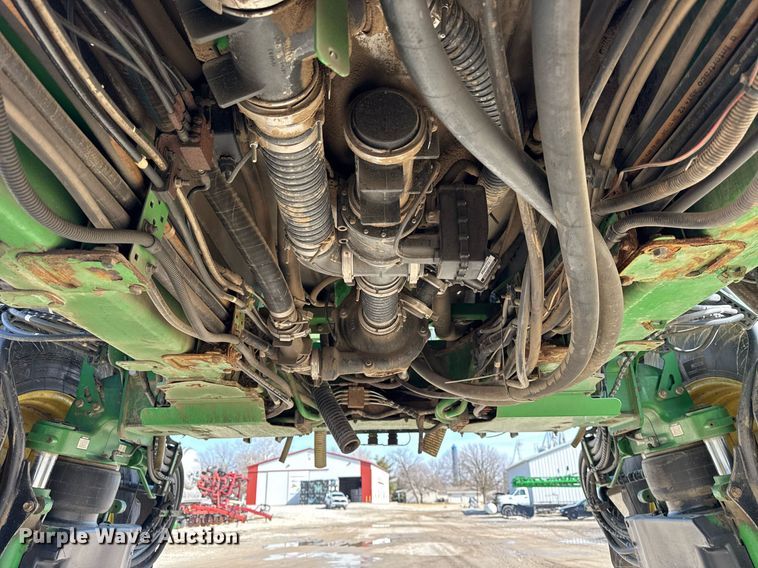 image for item DU3316 2017 John Deere R4045 sprayer