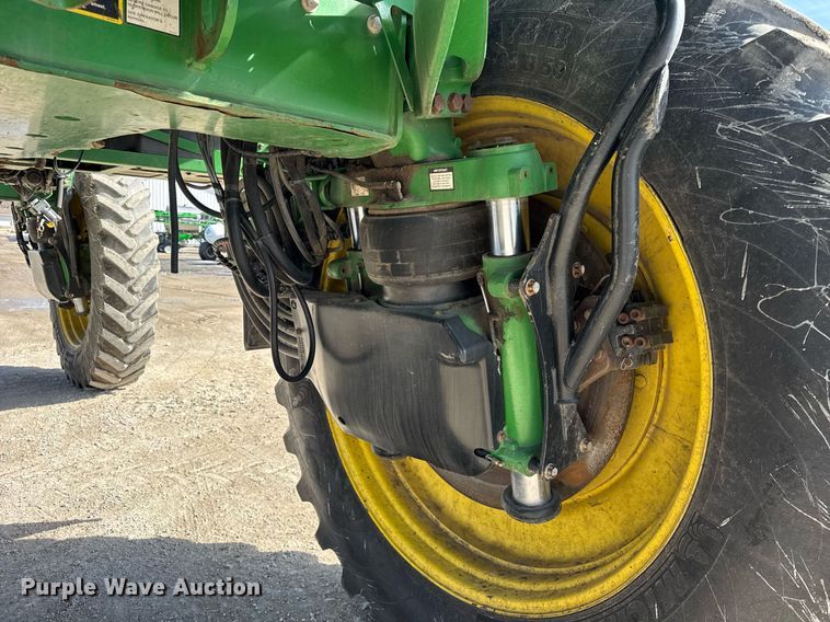 image for item DU3316 2017 John Deere R4045 sprayer