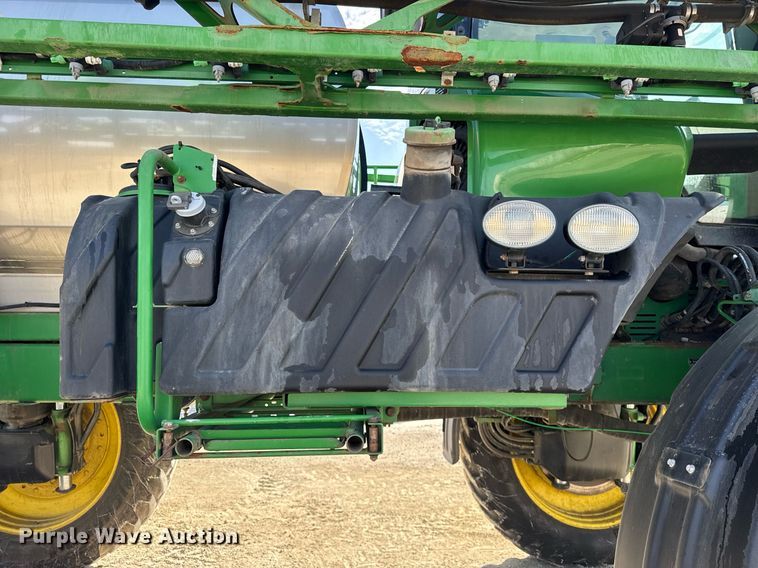 image for item DU3316 2017 John Deere R4045 sprayer