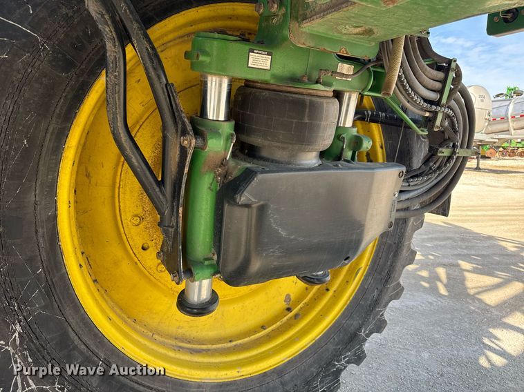 image for item DU3316 2017 John Deere R4045 sprayer