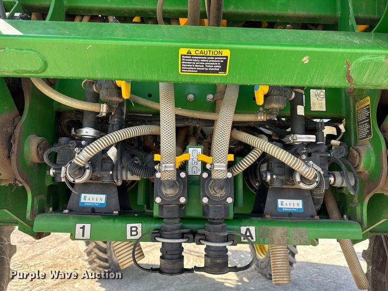 image for item DU3316 2017 John Deere R4045 sprayer