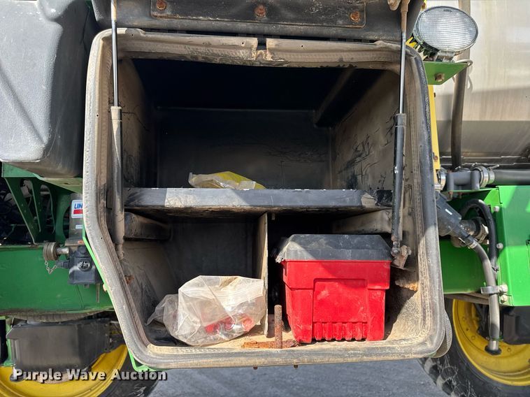 image for item DU3316 2017 John Deere R4045 sprayer