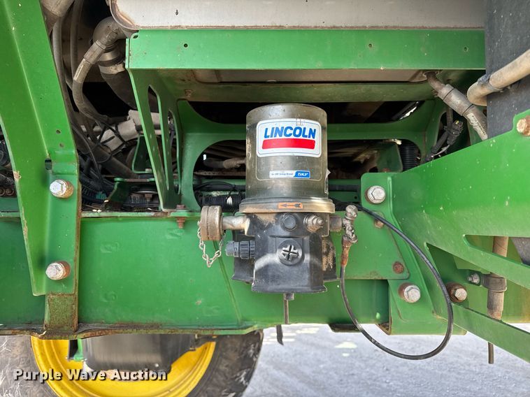 image for item DU3316 2017 John Deere R4045 sprayer