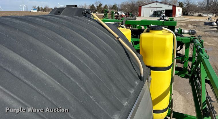 image for item DU3316 2017 John Deere R4045 sprayer