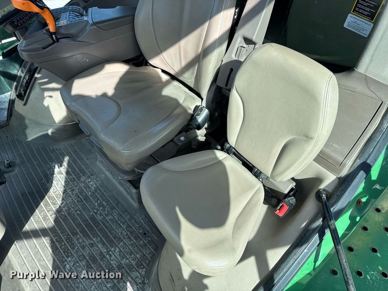 image for item DU3316 2017 John Deere R4045 sprayer