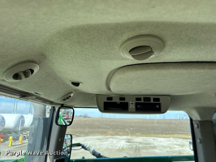 image for item DU3316 2017 John Deere R4045 sprayer