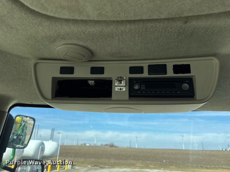 image for item DU3316 2017 John Deere R4045 sprayer