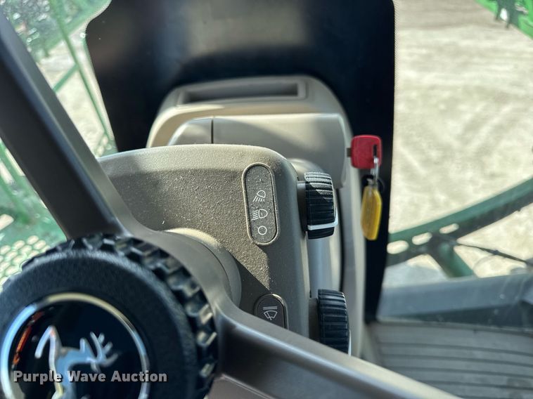 image for item DU3316 2017 John Deere R4045 sprayer