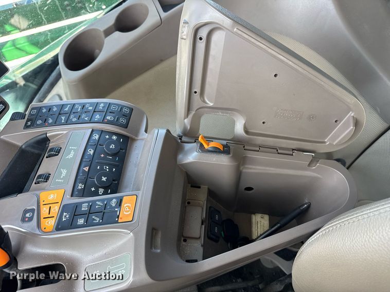 image for item DU3316 2017 John Deere R4045 sprayer