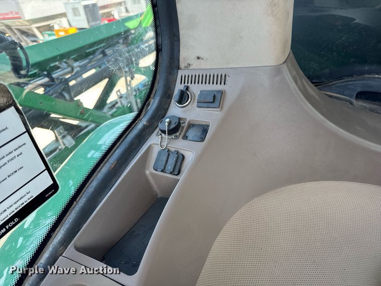 image for item DU3316 2017 John Deere R4045 sprayer