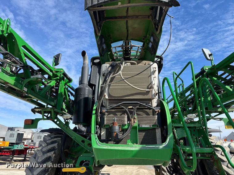 image for item DU3316 2017 John Deere R4045 sprayer
