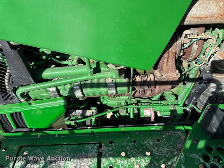image for item DU3316 2017 John Deere R4045 sprayer