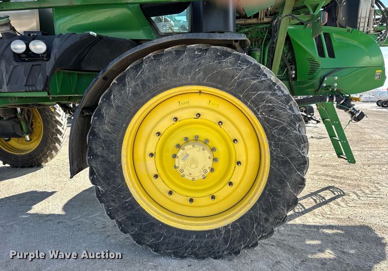 image for item DU3316 2017 John Deere R4045 sprayer