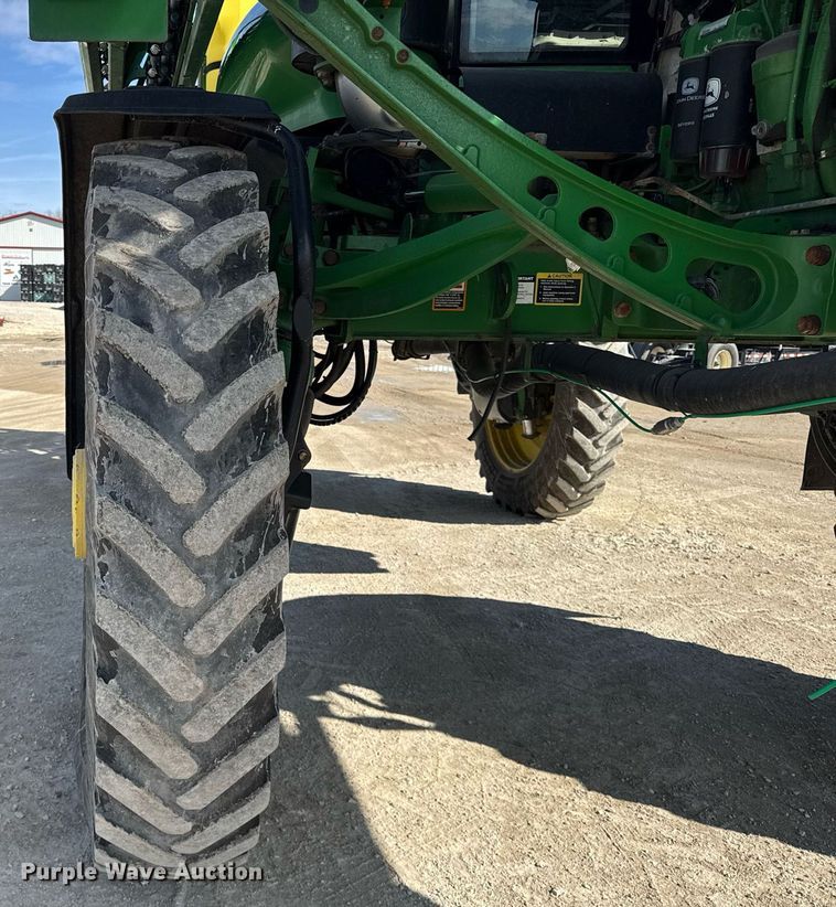 image for item DU3316 2017 John Deere R4045 sprayer