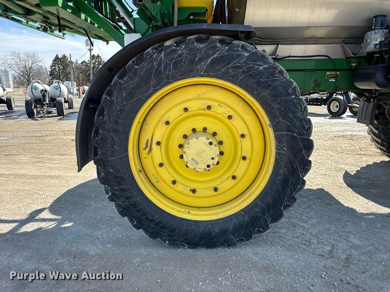 image for item DU3316 2017 John Deere R4045 sprayer