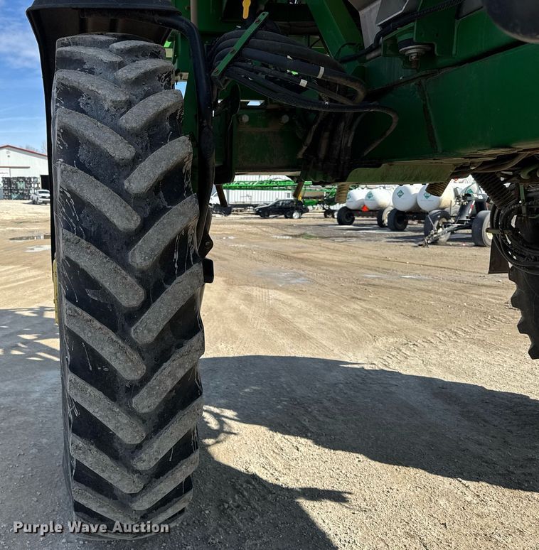image for item DU3316 2017 John Deere R4045 sprayer