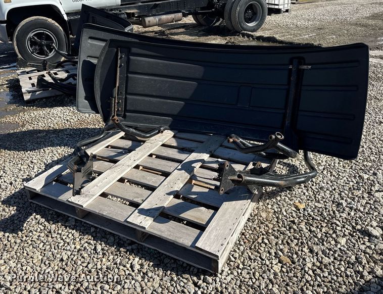 image for item DU3316 2017 John Deere R4045 sprayer