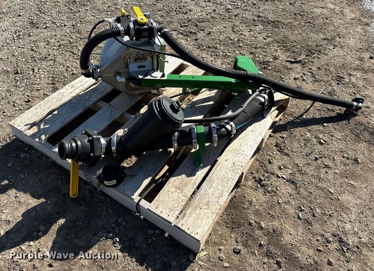 image for item DU3316 2017 John Deere R4045 sprayer