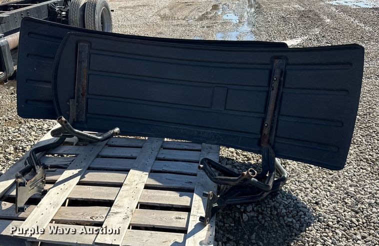 image for item DU3316 2017 John Deere R4045 sprayer