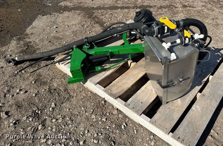 image for item DU3316 2017 John Deere R4045 sprayer