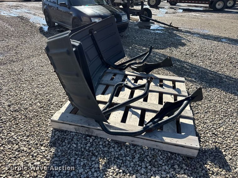 image for item DU3316 2017 John Deere R4045 sprayer