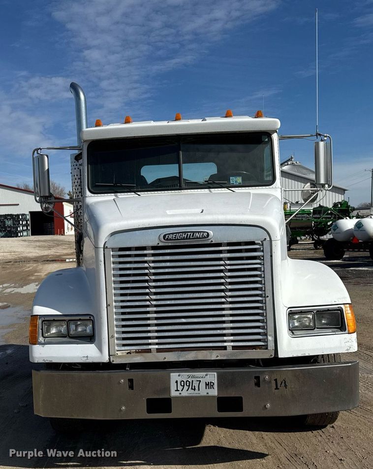 image for item DU3317 2001 Freightliner FLD truck cab and chassis