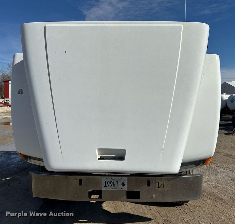 image for item DU3317 2001 Freightliner FLD truck cab and chassis