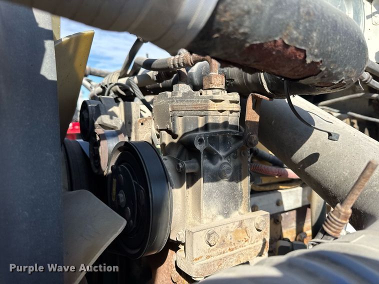 image for item DU3317 2001 Freightliner FLD truck cab and chassis