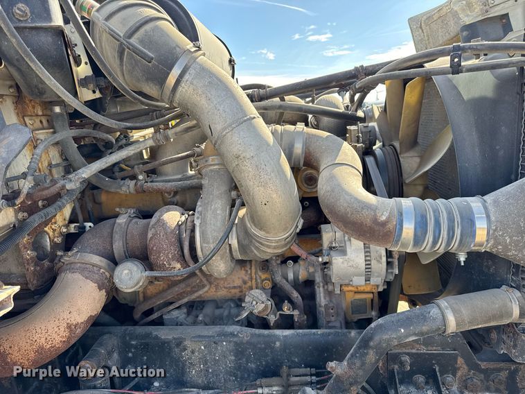 image for item DU3317 2001 Freightliner FLD truck cab and chassis