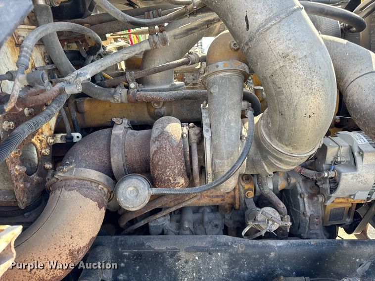 image for item DU3317 2001 Freightliner FLD truck cab and chassis