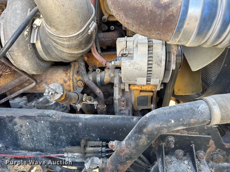 image for item DU3317 2001 Freightliner FLD truck cab and chassis