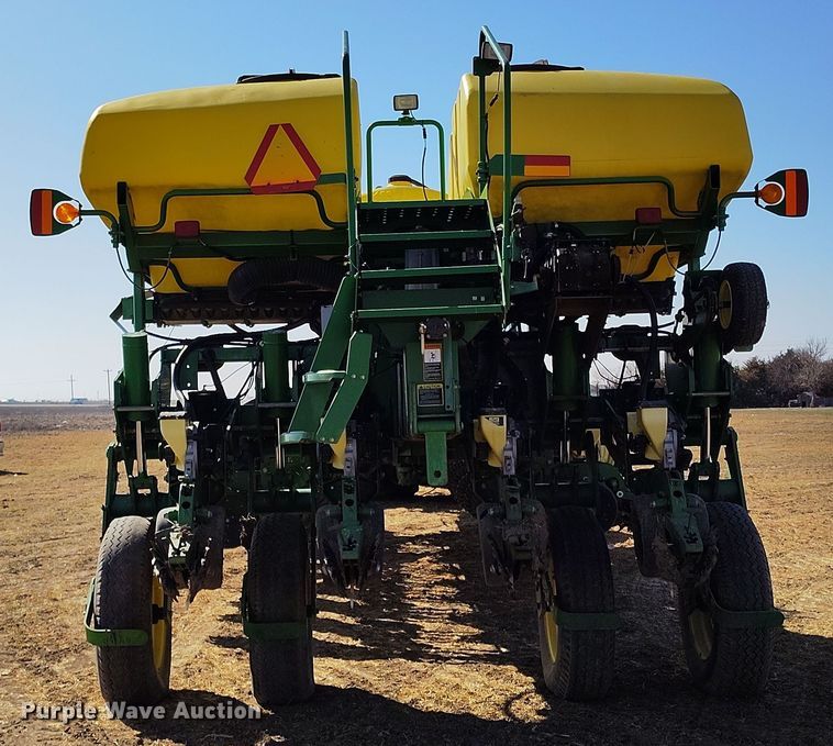 image for item DV6580 2007 John Deere 1770NT no-till planter