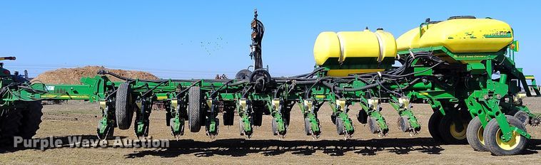 image for item DV6580 2007 John Deere 1770NT no-till planter