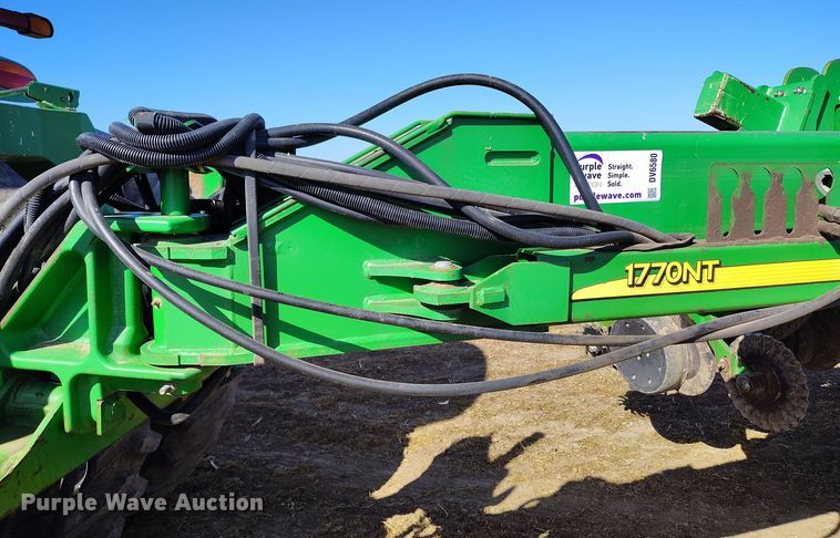 image for item DV6580 2007 John Deere 1770NT no-till planter