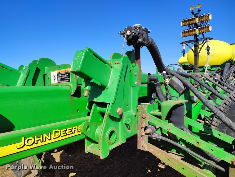 image for item DV6580 2007 John Deere 1770NT no-till planter