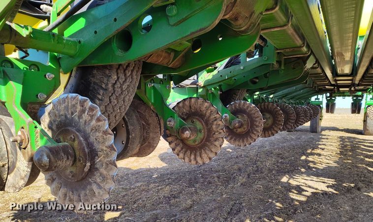 image for item DV6580 2007 John Deere 1770NT no-till planter