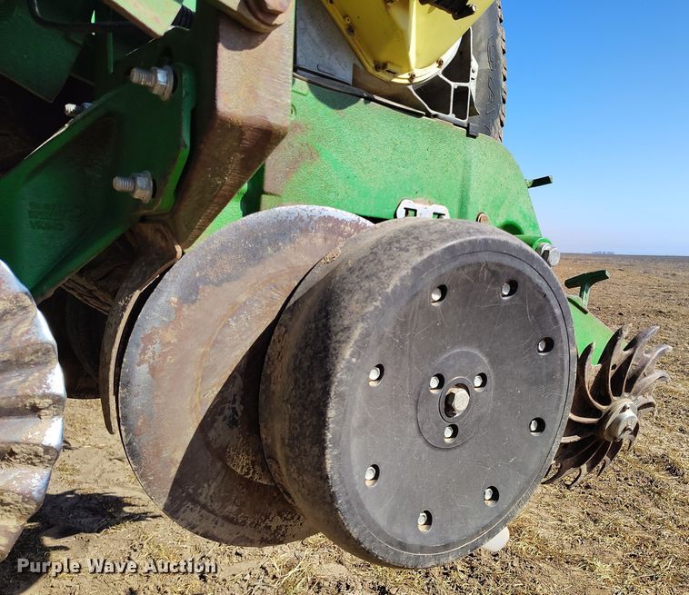 image for item DV6580 2007 John Deere 1770NT no-till planter