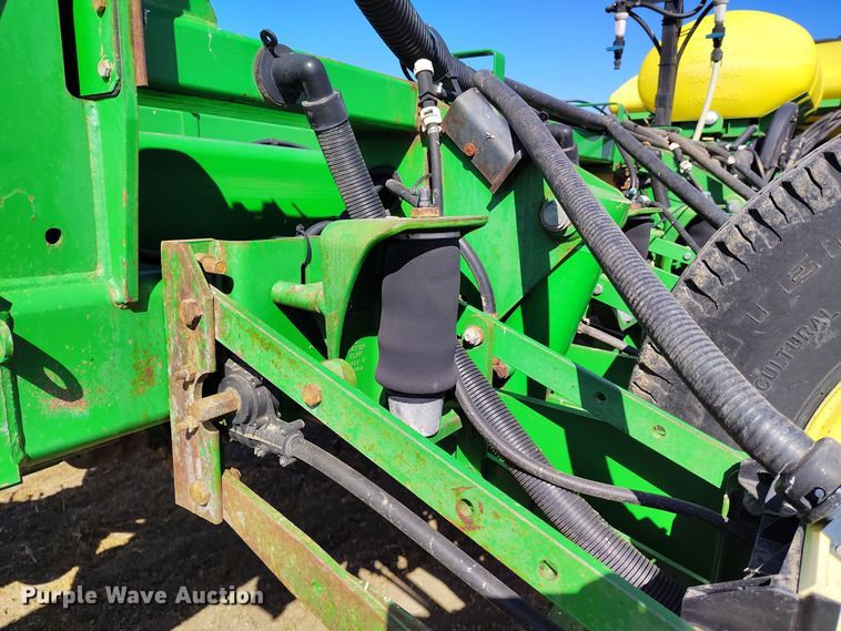 image for item DV6580 2007 John Deere 1770NT no-till planter