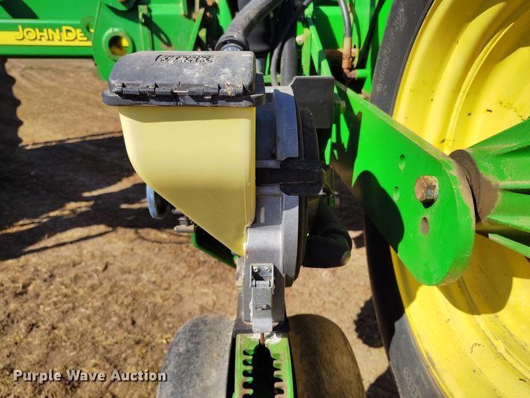 image for item DV6580 2007 John Deere 1770NT no-till planter