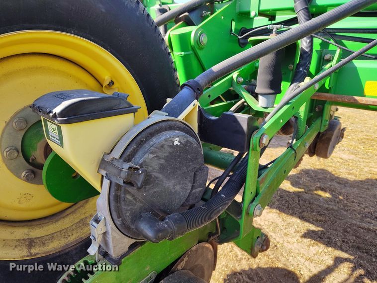 image for item DV6580 2007 John Deere 1770NT no-till planter