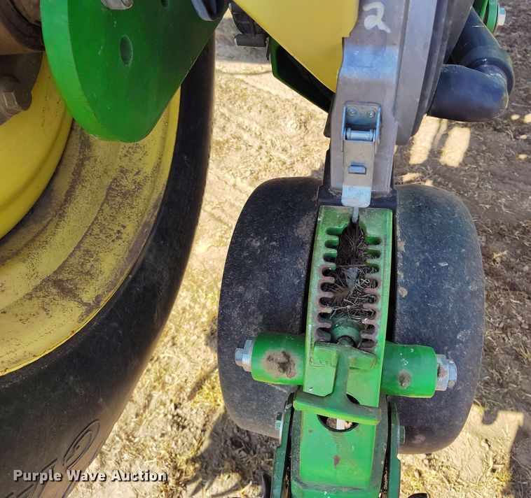 image for item DV6580 2007 John Deere 1770NT no-till planter