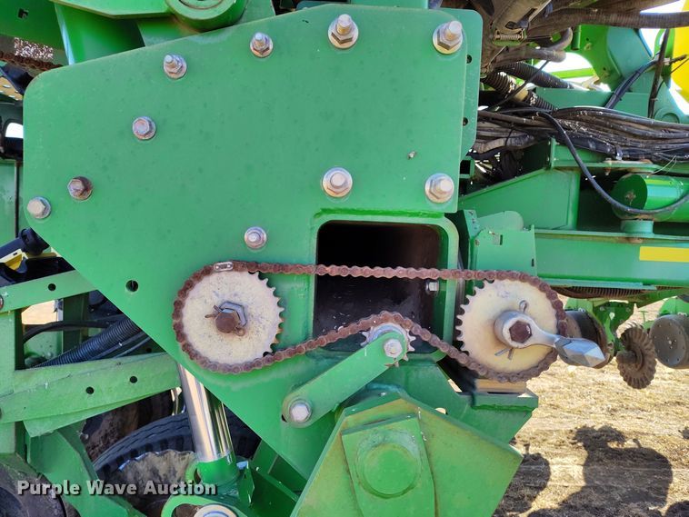 image for item DV6580 2007 John Deere 1770NT no-till planter