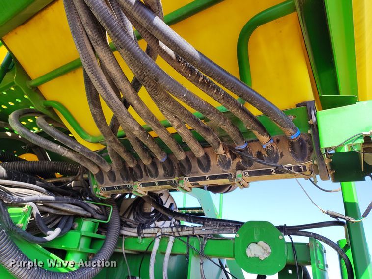 image for item DV6580 2007 John Deere 1770NT no-till planter