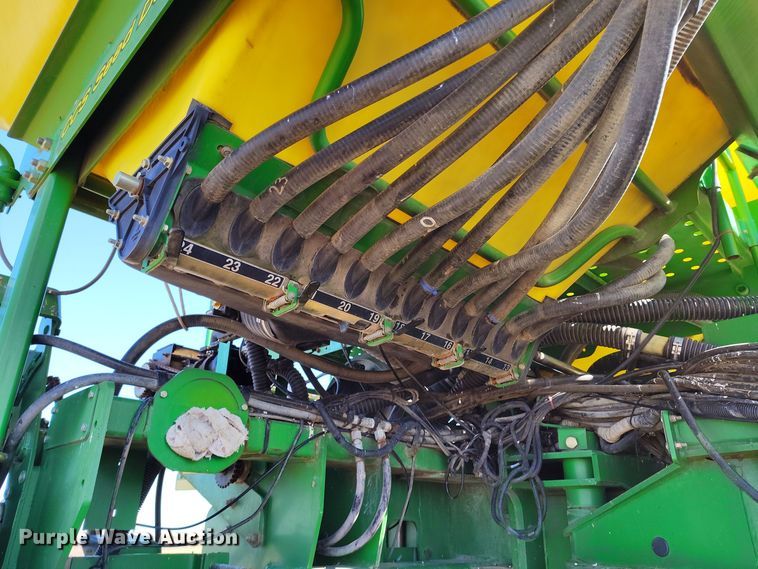 image for item DV6580 2007 John Deere 1770NT no-till planter