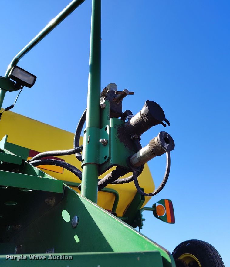 image for item DV6580 2007 John Deere 1770NT no-till planter