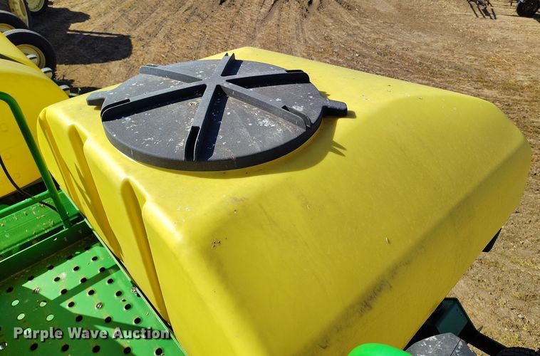 image for item DV6580 2007 John Deere 1770NT no-till planter