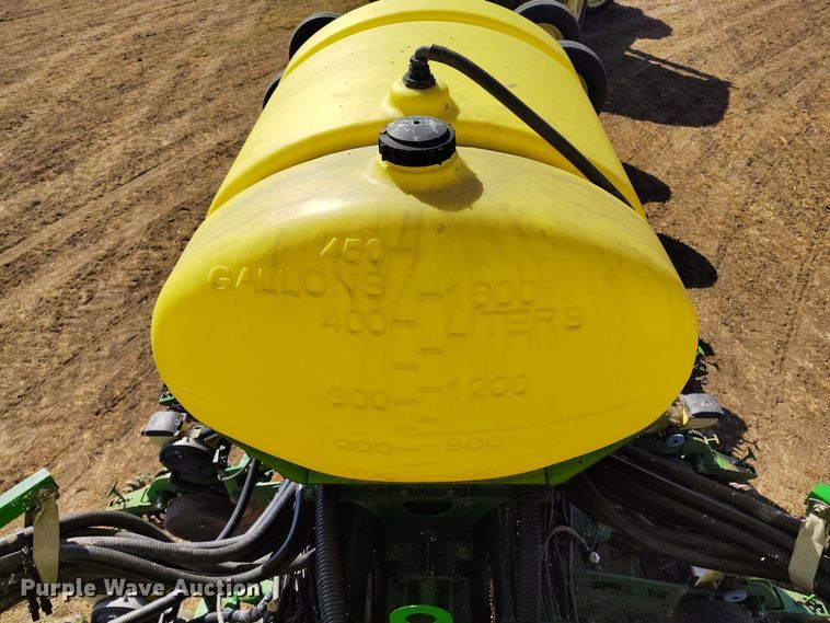 image for item DV6580 2007 John Deere 1770NT no-till planter