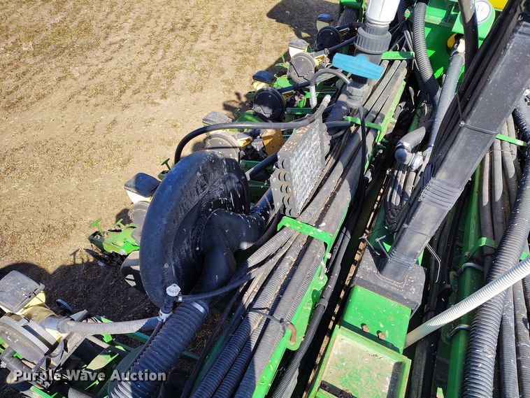 image for item DV6580 2007 John Deere 1770NT no-till planter