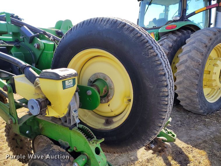 image for item DV6580 2007 John Deere 1770NT no-till planter